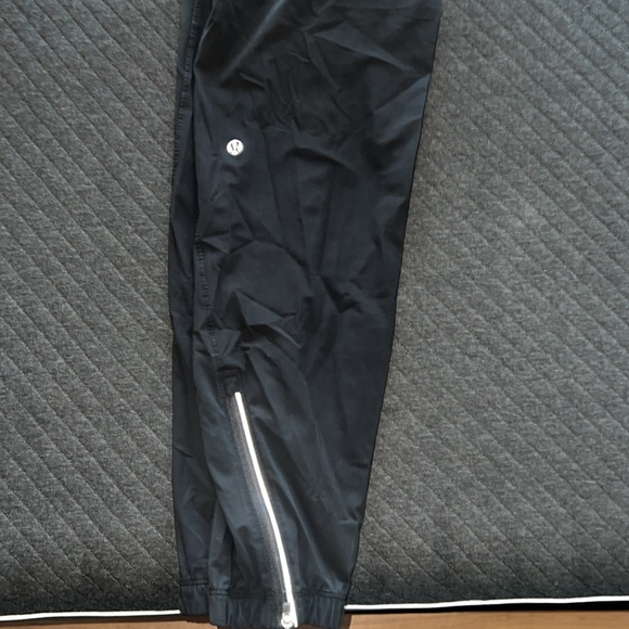 Lululemon Surge Pants - Picture 4 of 4